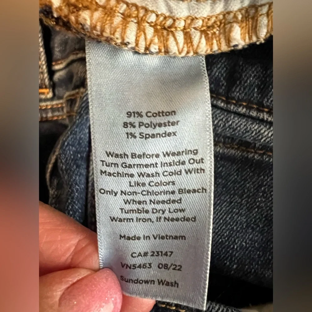 Talbots Everyday Relaxed Jeans Women’s Size 14P Blue Medium Wash - Picture 6 of 8